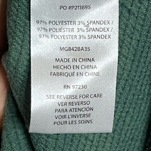 Almost Famous Women’s Green tie front top with Flutter Sleeves - Size XL - Picture 3 of 5